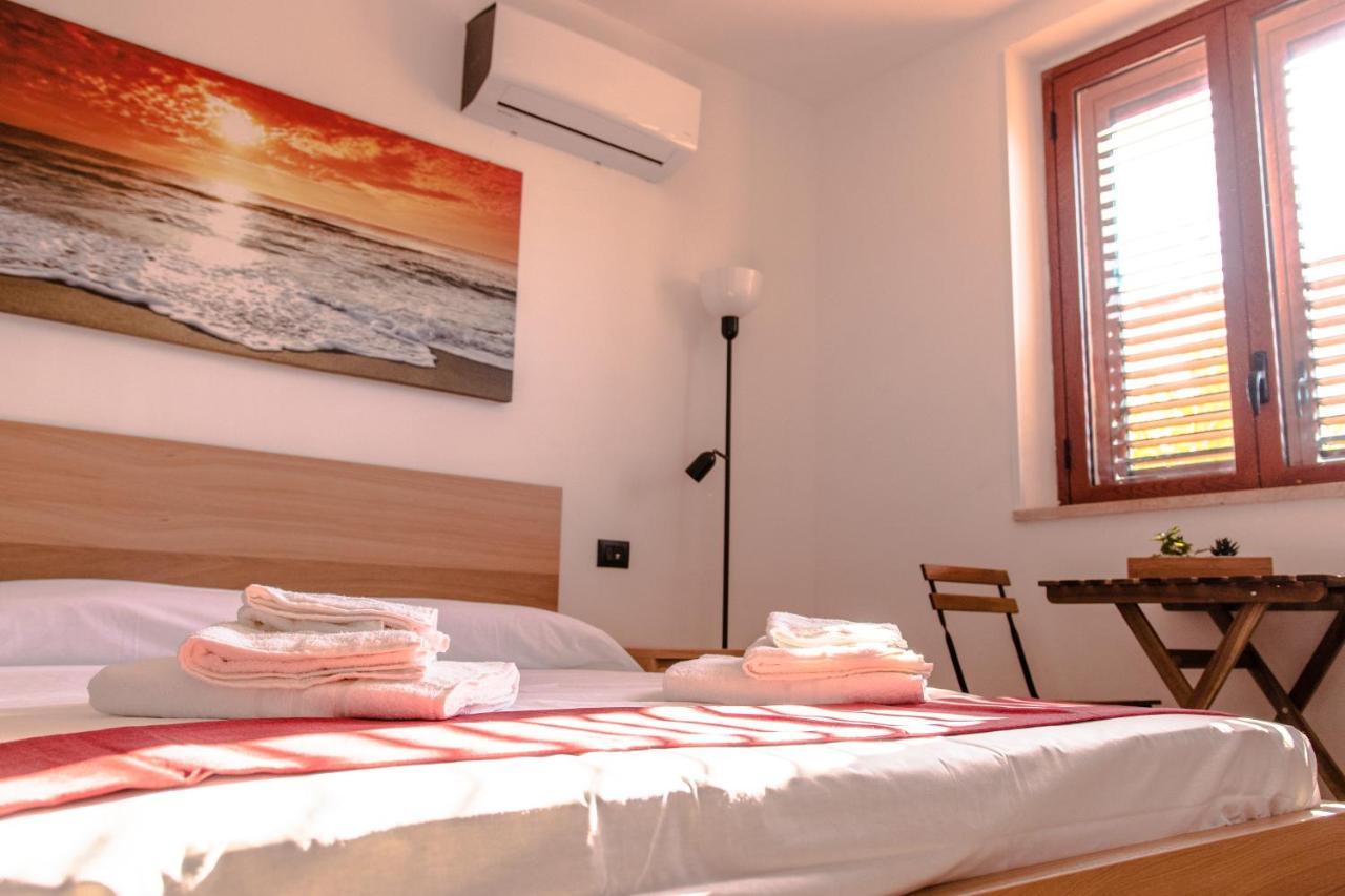 Bed and Breakfast Casa Vespucci Изола-делле-Феммине Экстерьер фото