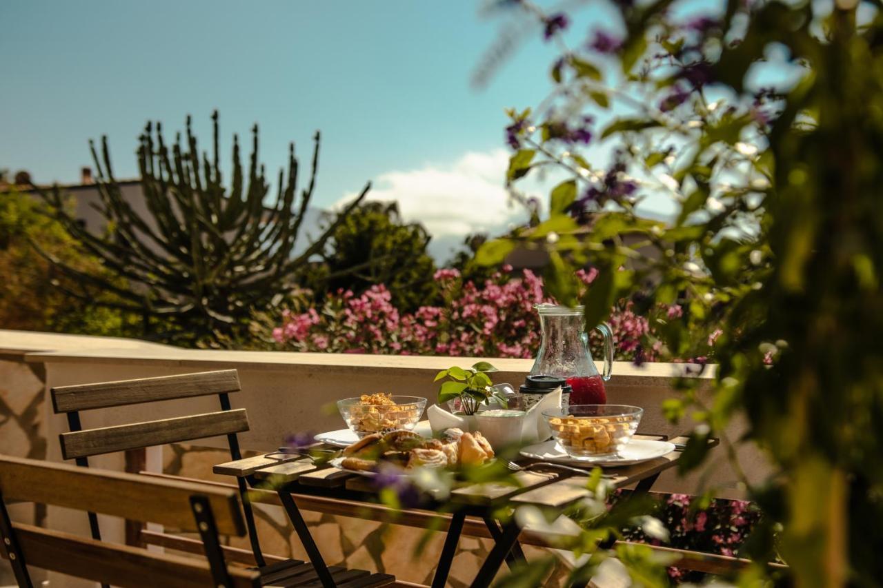 Bed and Breakfast Casa Vespucci Изола-делле-Феммине Экстерьер фото