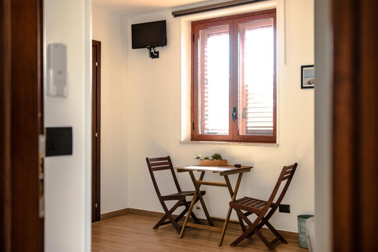 Bed and Breakfast Casa Vespucci Изола-делле-Феммине Экстерьер фото